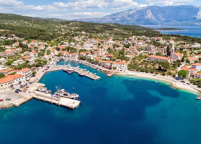 Apartment With Parking Space Sumartin, Brac - 11387